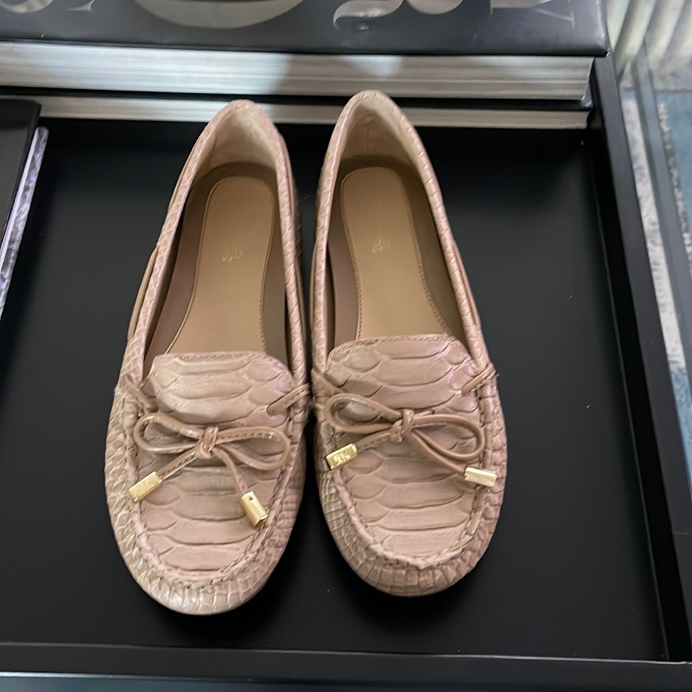 Women’s Michael Kors Loafers Size 6M
